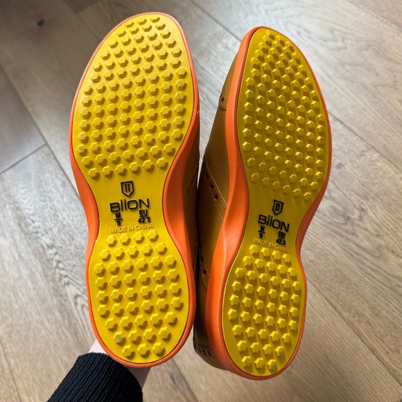 Biion Men's Oxford Bright Spikeless Shoe - Tan/Orange - Size 9 (42.5) - NWT - Picture 5 of 7